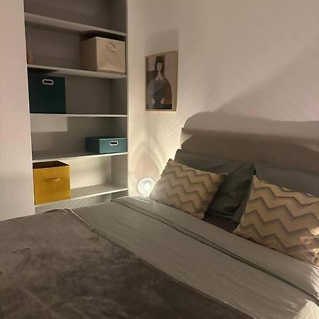 Stylish Renovated Apartment In Chiado Lisboa Exteriör bild