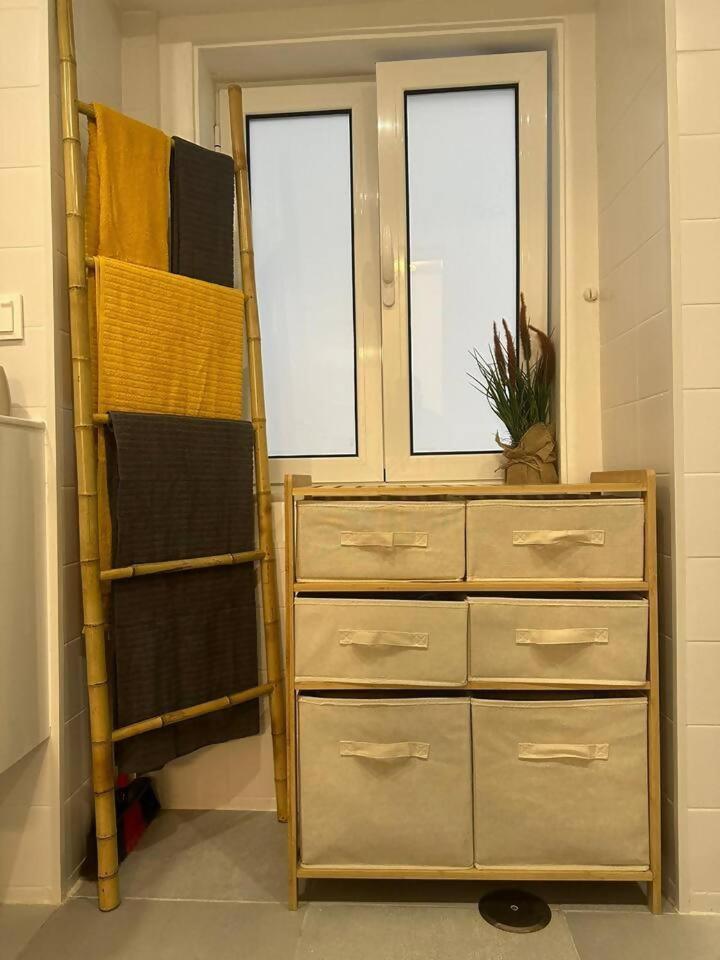 Stylish Renovated Apartment In Chiado Lisboa Exteriör bild