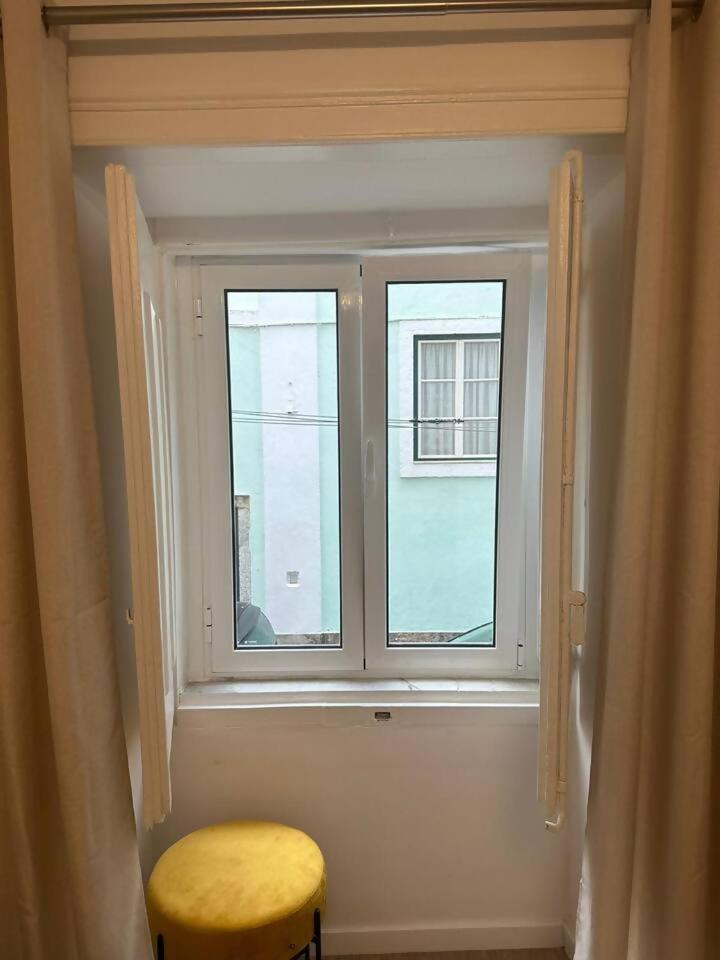 Stylish Renovated Apartment In Chiado Lisboa Exteriör bild